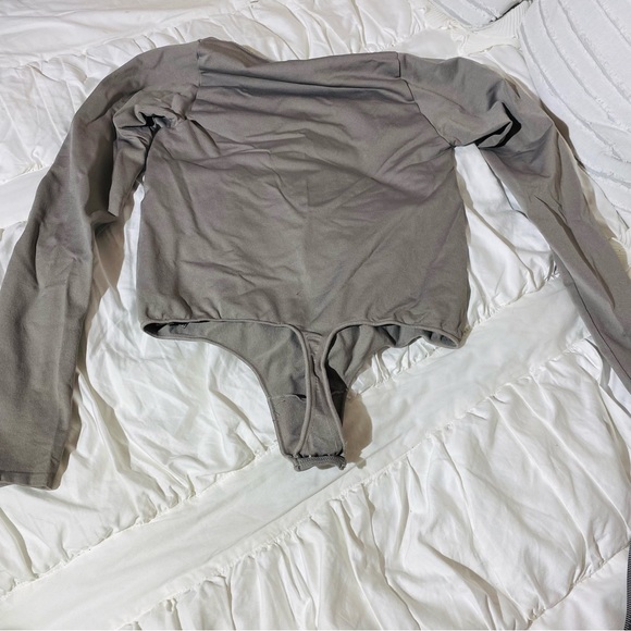Skims Essential Scoop Neck Longsleeve Bodysuit Smoke Grey Neutral Large L/XL - Picture 10 of 11